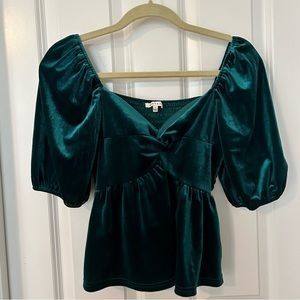 NWOT Small Emerald Green Velvet Knot-Front Sweetheart Top 💚